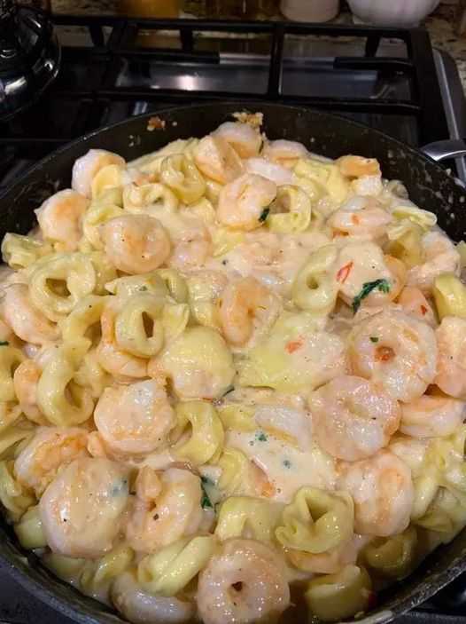 Cheesy Shrimp Tortellini Alfredo Skillet