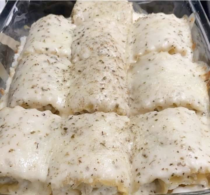 Chicken Alfredo Lasagna Rolls