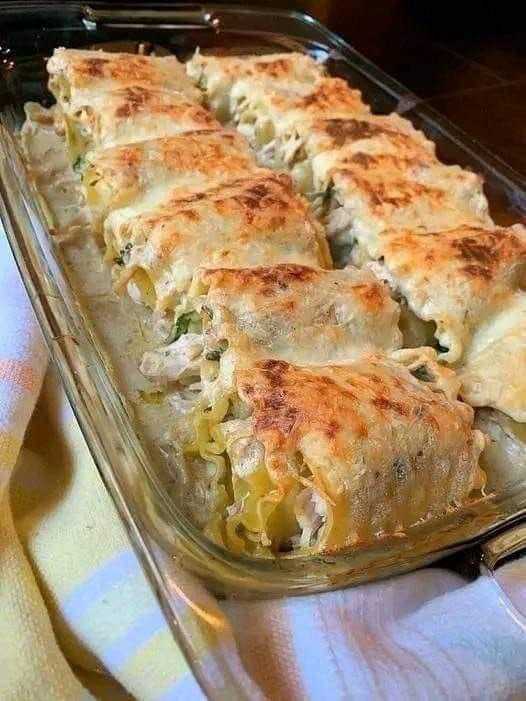 Creamy Chicken Alfredo Lasagna Roll-Ups