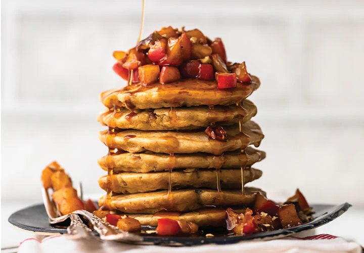 Pancakes with Apple and Cinnamon Flavors