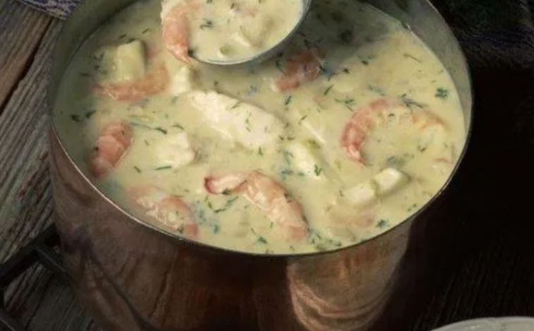 CRAB AND SHRIMP SEAFOOD BISQUE