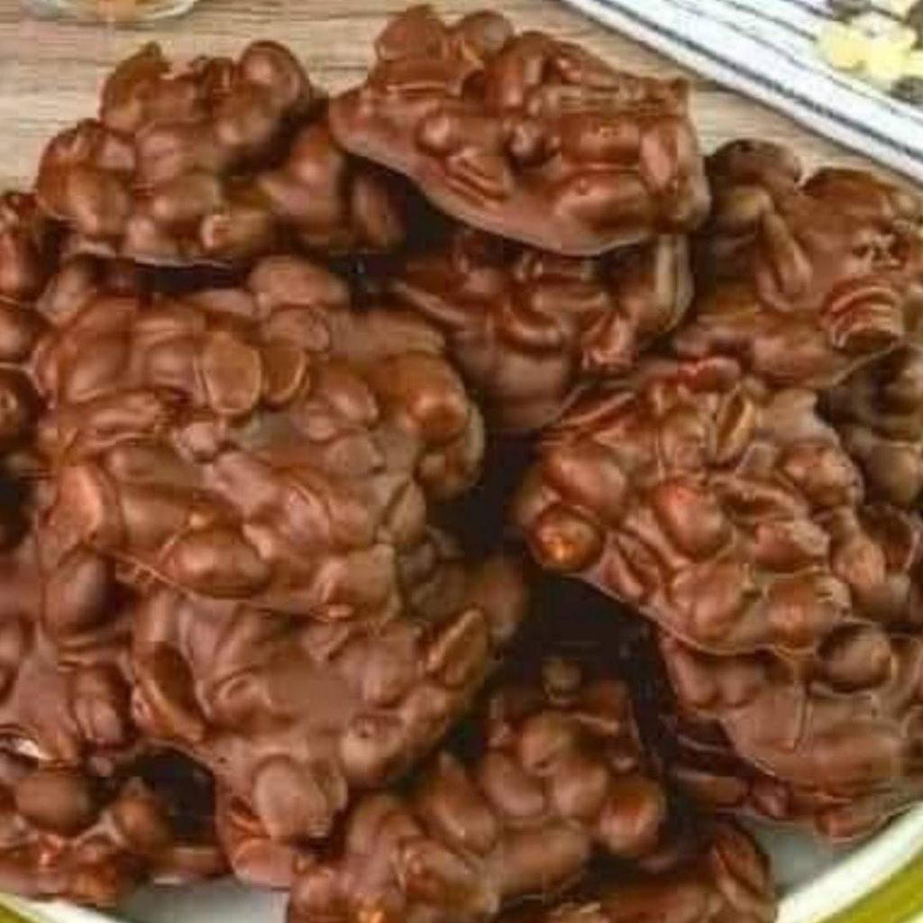 CHOCOLATE PECAN TURTLE CLUSTERS