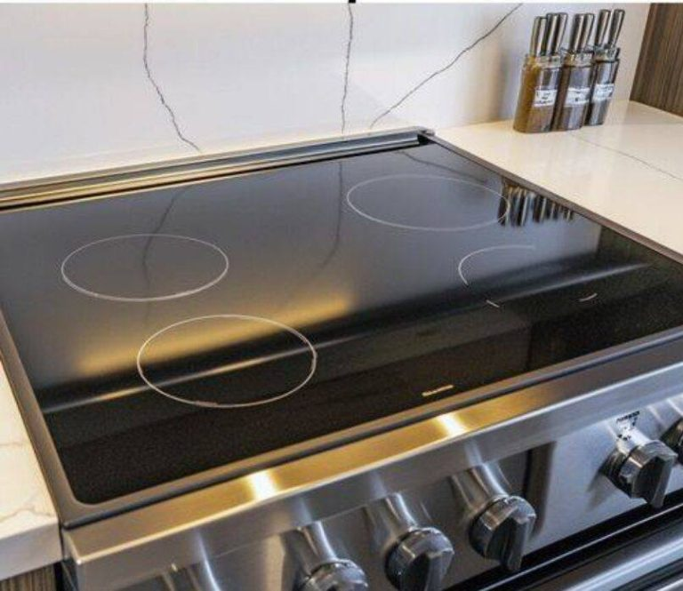 Most people do this wrong: The right way to clean a glass hob: quickly!